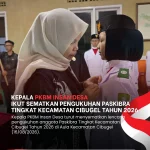 Pengukuhan Paskibra Cibugel 2026, Kepala PKBM Insan Desa Sematkan Lencana Siswa